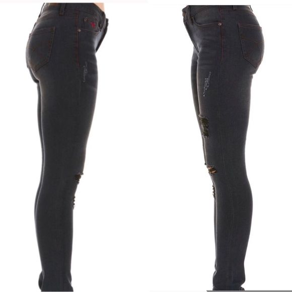 70% OFF ⬇️$110 Black Distressed Mid-Waist Jeans 14 - Picture 1 of 8